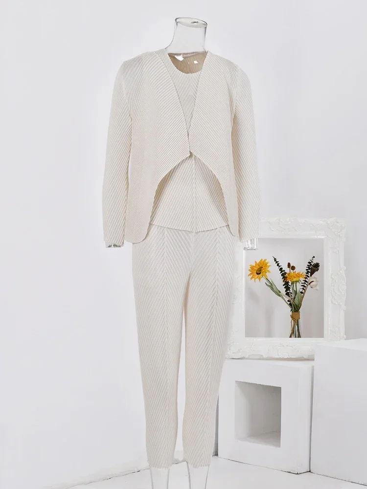 

Miyake Original Pleated 3 Piece Set Women Solid Color Cardigan Sleeveless Vest High Waist Straight Pants Casual 2023 Autumn New