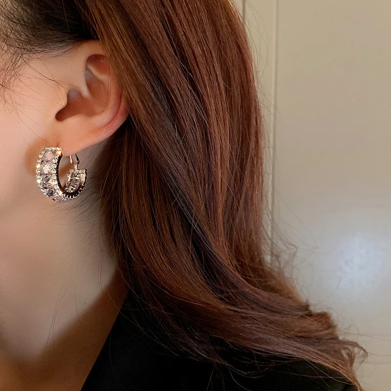 

U-Magical Temperament C Shape Geometric Cubic Zircon Hoop Earring for Women Designed Silver Color Metallic Retro Earring Jewelry