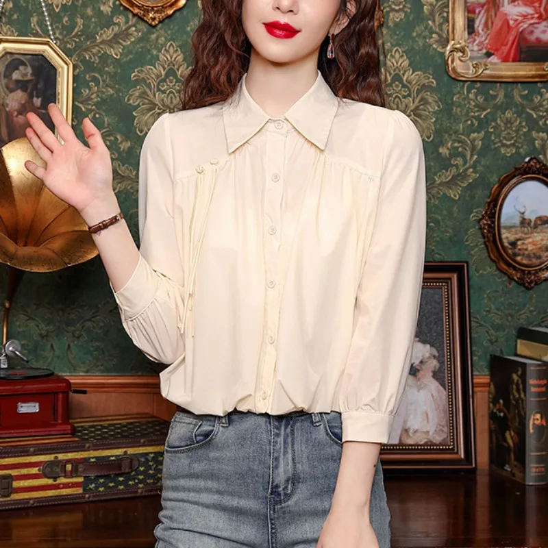 Рубашка Женская приталенная во французском стиле весна-лето 2024