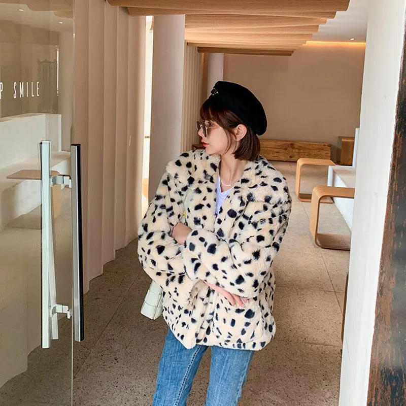 Leopard Short Fur Coats and Jacket Womens Winter 2022 Fashion Turn-Down Collar Plush Coat Woman Keep Warm Faux Fur Jackets Cute