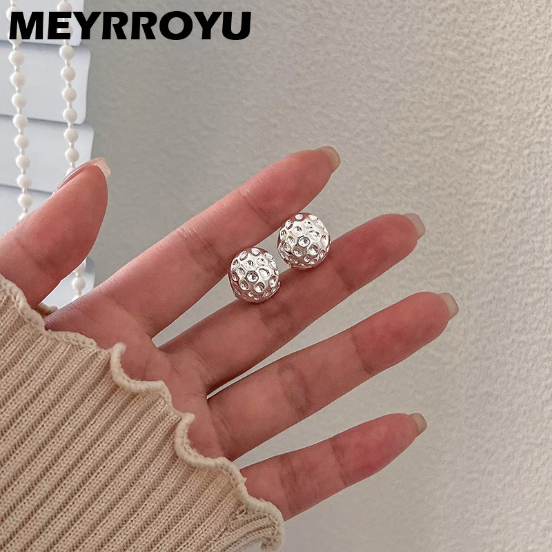 

MEYRROYU New Fashion Lava Spherical Hoop Earrings For Women Girl Unique Creative Jewelry Ladies Gift Party Wedding brincos