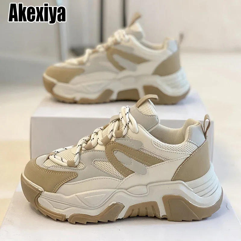 

Женские кроссовки на массивной вулканизированной подошве, на шнуровке