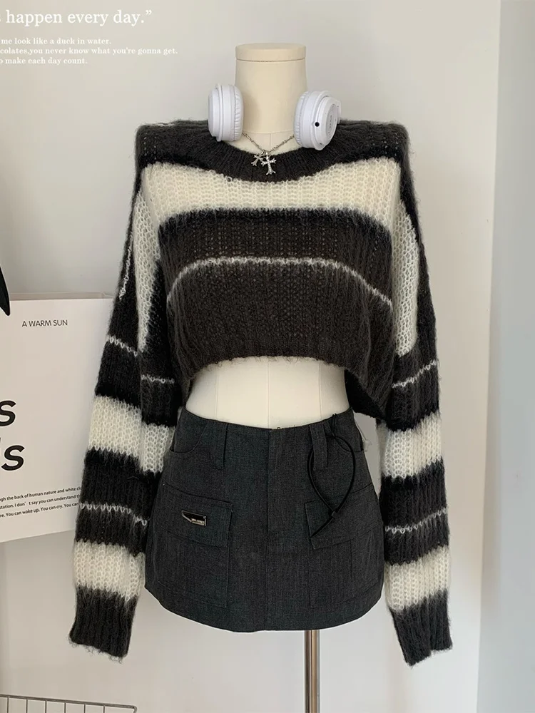 

Y2K Cropped Black Sweater Korean Style Women Striped Jumper Vintage Female 2023 Autumn Long Sleeve Crewneck Pullovers Tops New