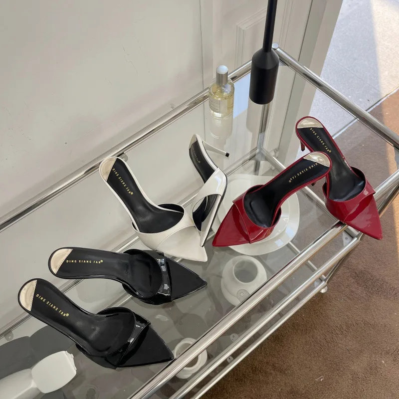 Туфли на высоком каблуке с острым носком тонком каблуке. Женские тапочки. Мягкие