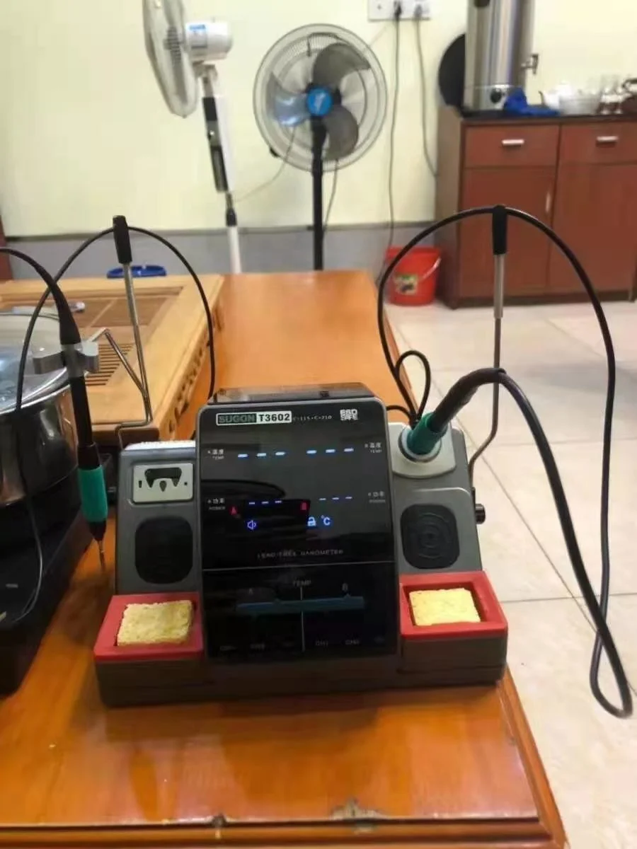 Паяльные станции SUGON T3602 Цифровая паяльная станция с двумя паяльными подставками