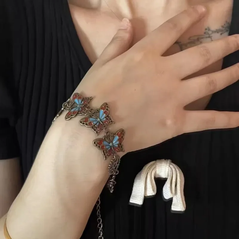 Женское металлическое ожерелье с подвеской в виде бабочки