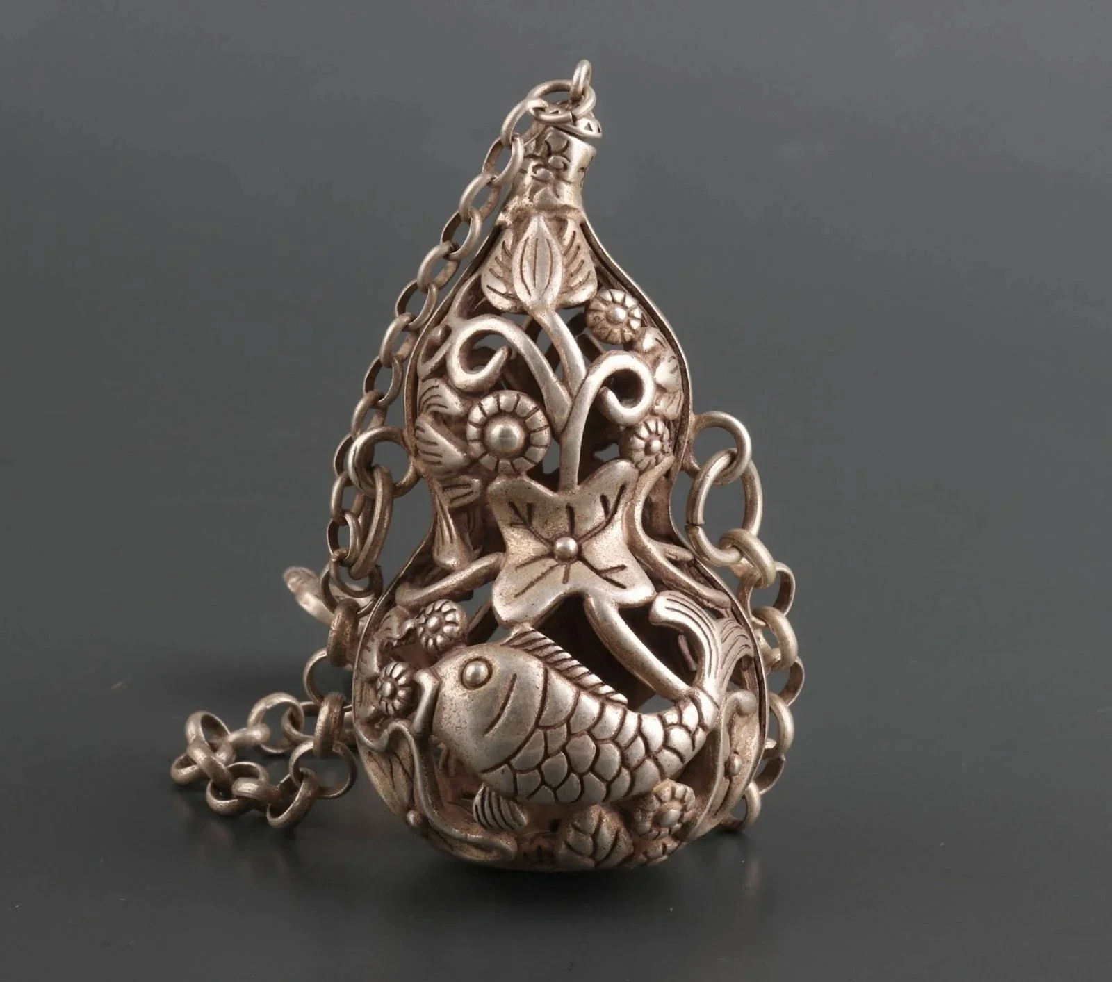 

Статуэтка тыквы из тибетского серебра