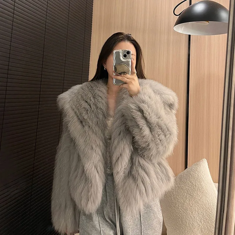 

2023 Winter New Fox Hair Woven Car Stripe Fur Coat Women's Short Navy Collar Fashion Young Style