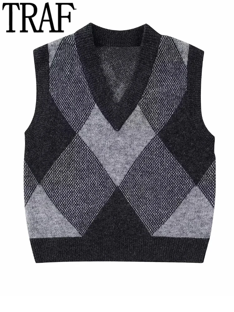 

TRAF Knitted Sleeveless Vest For Women Cropped Argyle Sweater Women Knitting Vest Woman Winter 2022 Vintage V Neck Knit Sweater