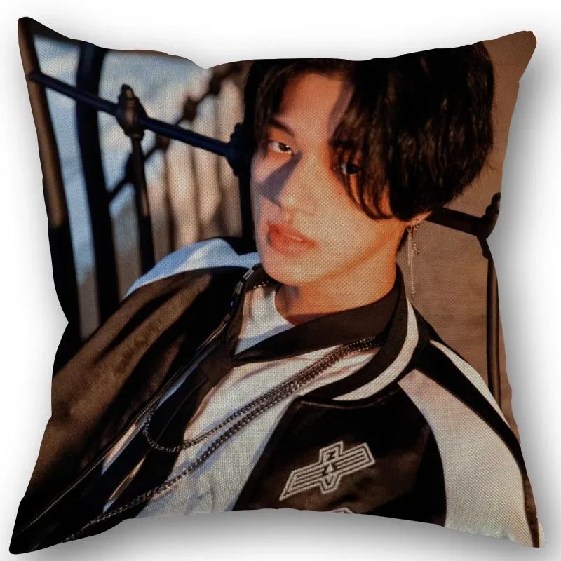 

Наволочка KPOP Ateez Wooyoung из хлопка и льна 45x45 см