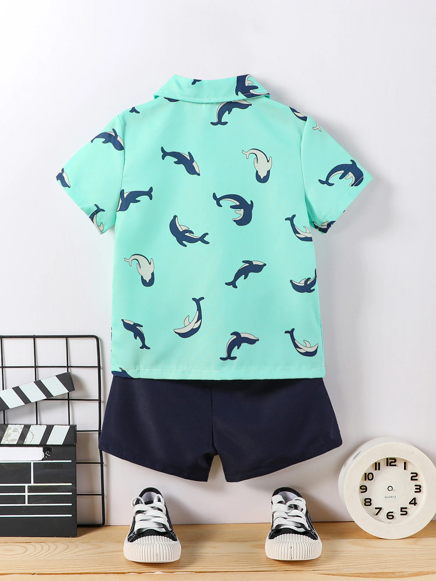 

Рубашка с коротким рукавом для мальчиков, с принтом в виде дельфина, букв, динозавров и полосок, с отложным воротником, летний наряд