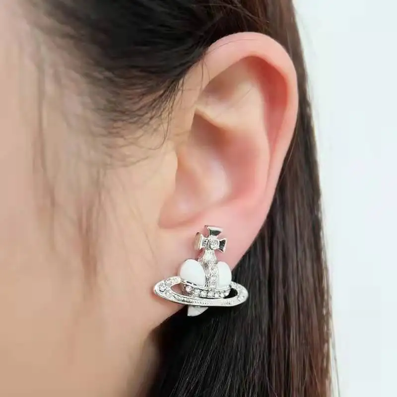 

2022 стразы серьги-гвоздики в форме сердца для женщин аниме Осаки Нана черная красная белая планета Искусственная любовь модные ювелирные из...