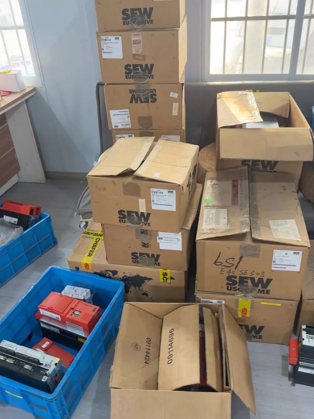 Фото Совершенно новый ПЛК KA47/TDRN90L4/DH 230/460В 6.00/3.00А Непревзойденная ценность №4