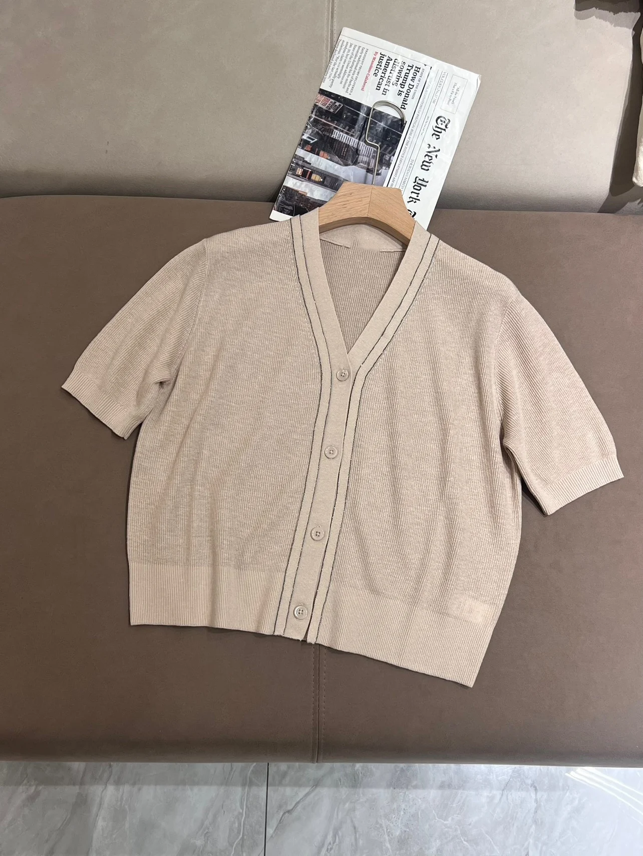 Женский трикотажный кардиган из шерсти и шелка с V-образным вырезом короткими