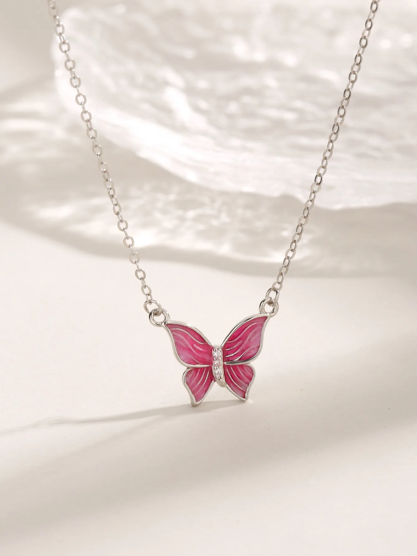 

2023 European and American Retro S925 Sterling Silver New Diamond Butterfly Necklace Fashion Temperament Necklace Women