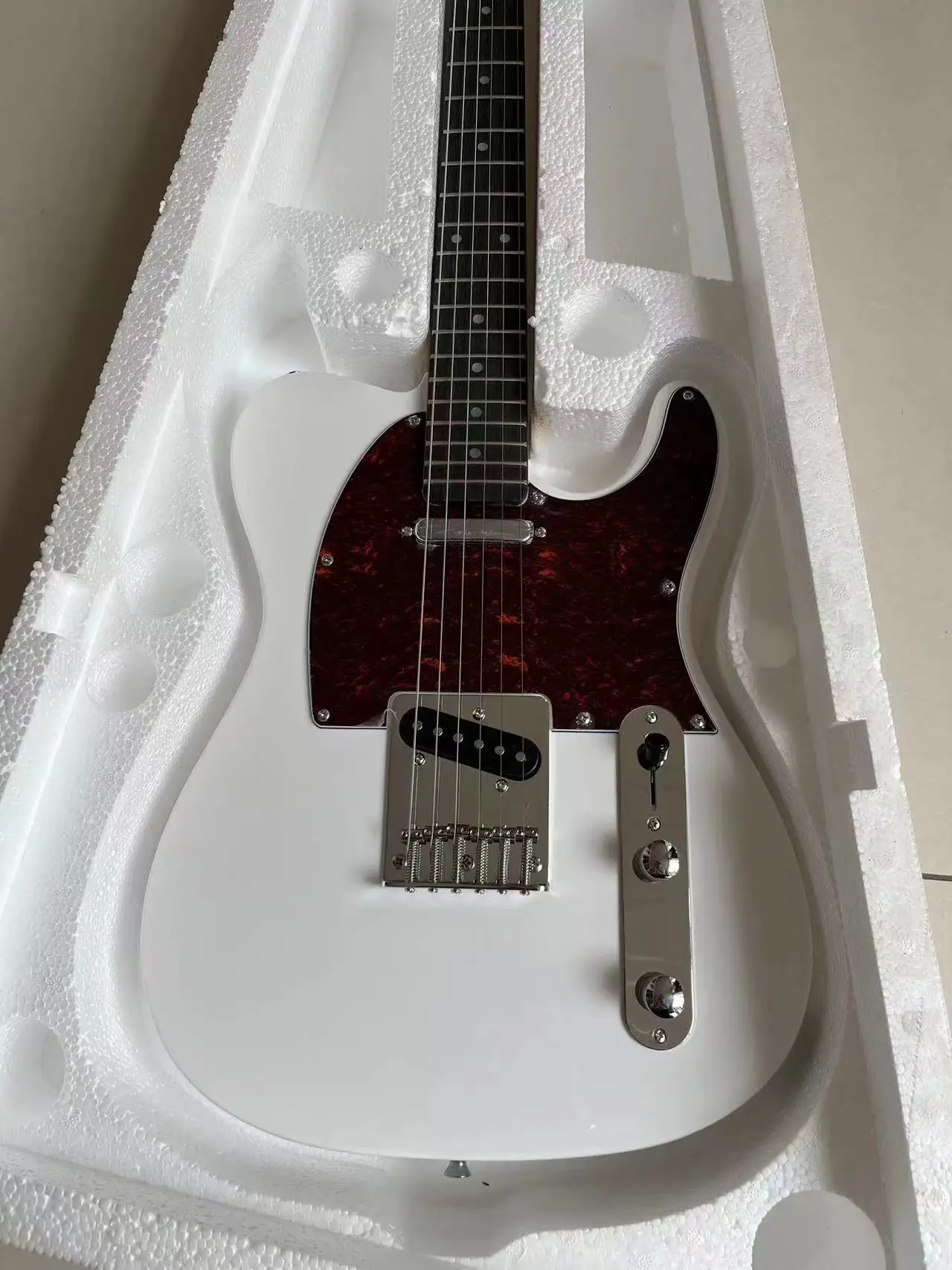 

Hot Tele electric guitar high quality basswood Body maple neck custom 6 string Guitars telecast-er style real photos NMBCVNH