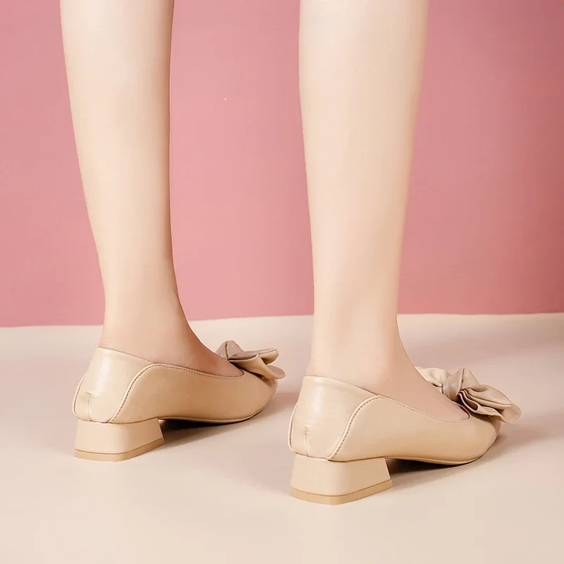 Туфли женские на среднем каблуке пикантные заостренный носок бант квадратный