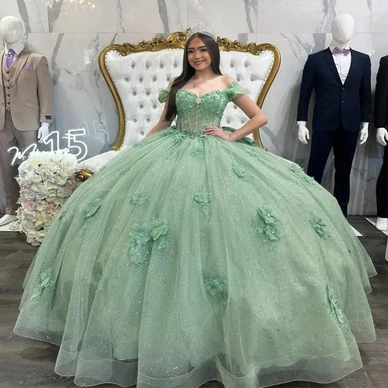 Шалфейно-зеленое платье принцессы Quinceanera с открытыми плечами и аппликациями