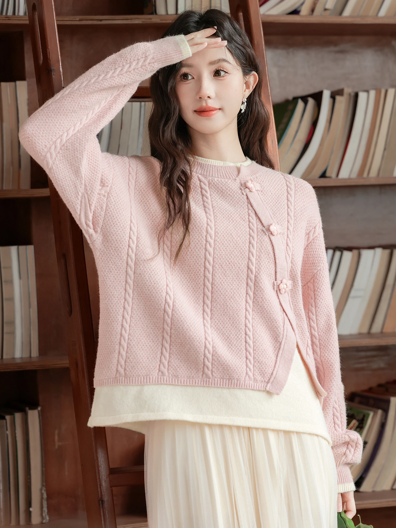 Qikaqi 2024 осенне-зимний новый свитер с круглым вырезом милый искусственный вязаный