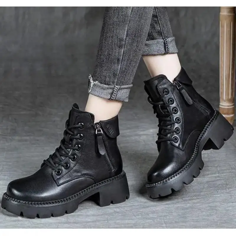 Женские зимние ботинки из натуральной кожи на толстом каблуке