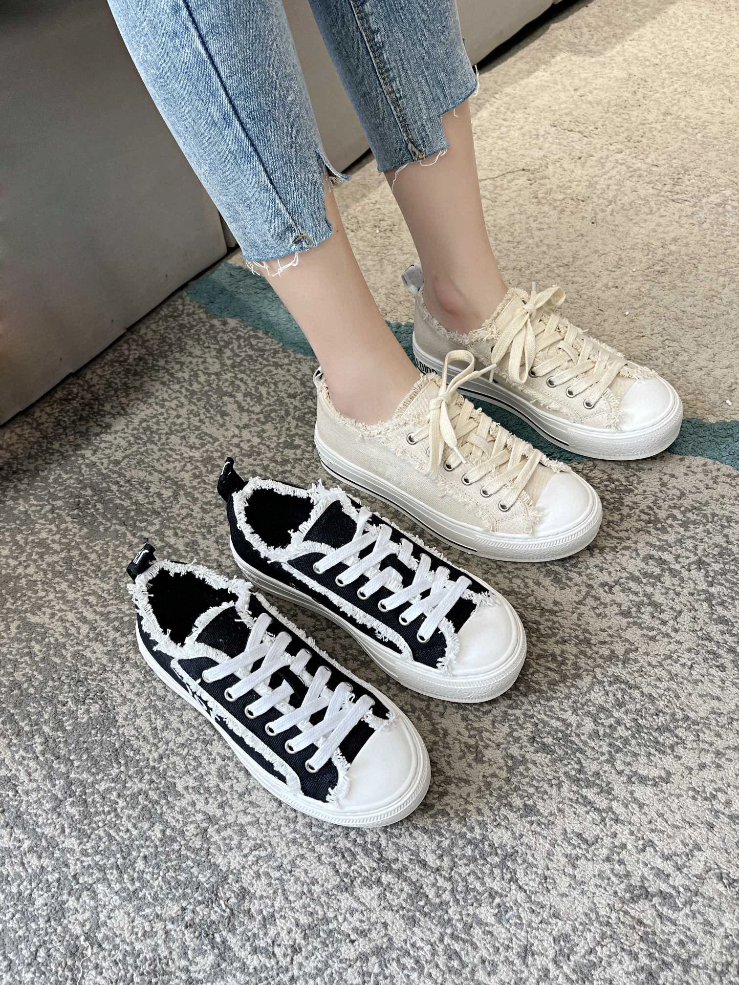 

Luxury sapatos femininos sólidos gingham esportes sandálias de couro real 2022 sandálias de grife sapatos femininos plana