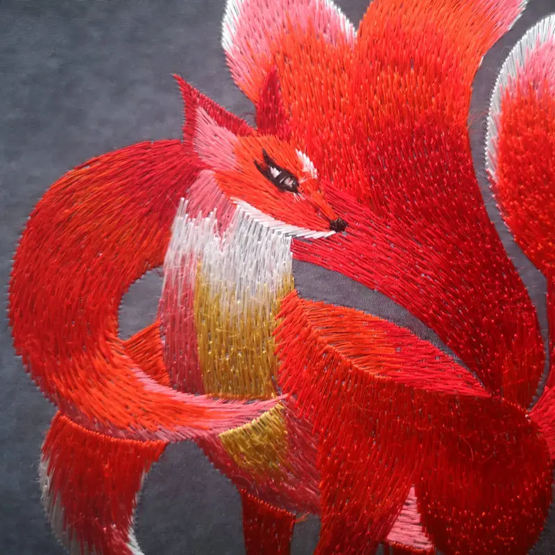 Двухсторонний вентилятор с вышивкой лисицы кисточками означает удачу Qipao Tang