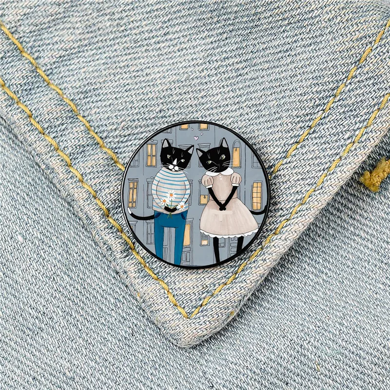 

Cats First Date Printed Pin Custom Funny Brooches Shirt Lapel Bag Cute Badge Cartoon Cute Jewelry Gift for Lover Girl Friends