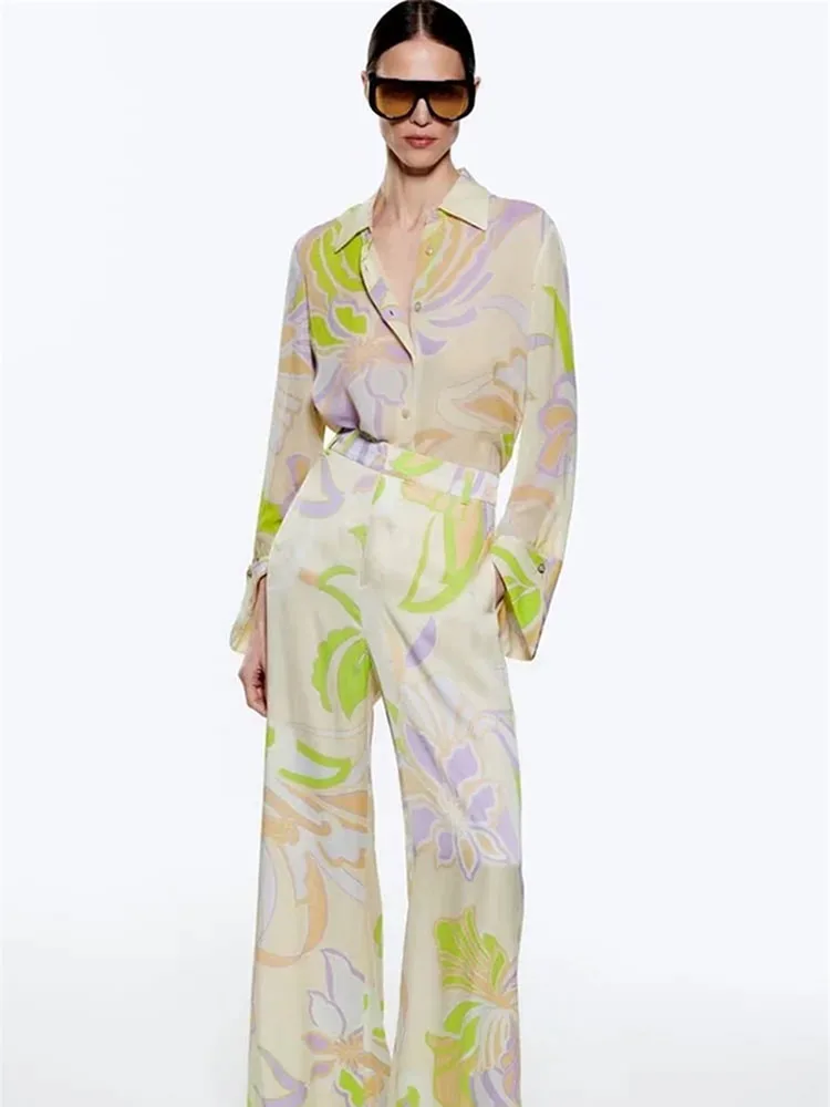 

Женская шифоновая блузка с цветочным принтом и длинным рукавом