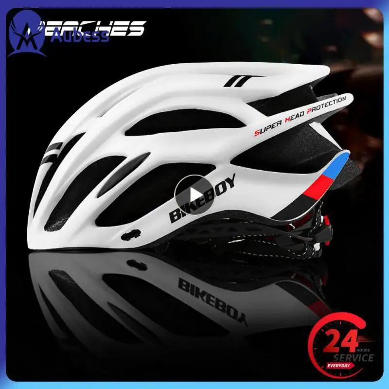 

Cycling Helmets Gradient Comfortable Bike Cap Bicycle Helmet Cycling Adjustable Lynon Chin Strap Withlight High-quality Durable