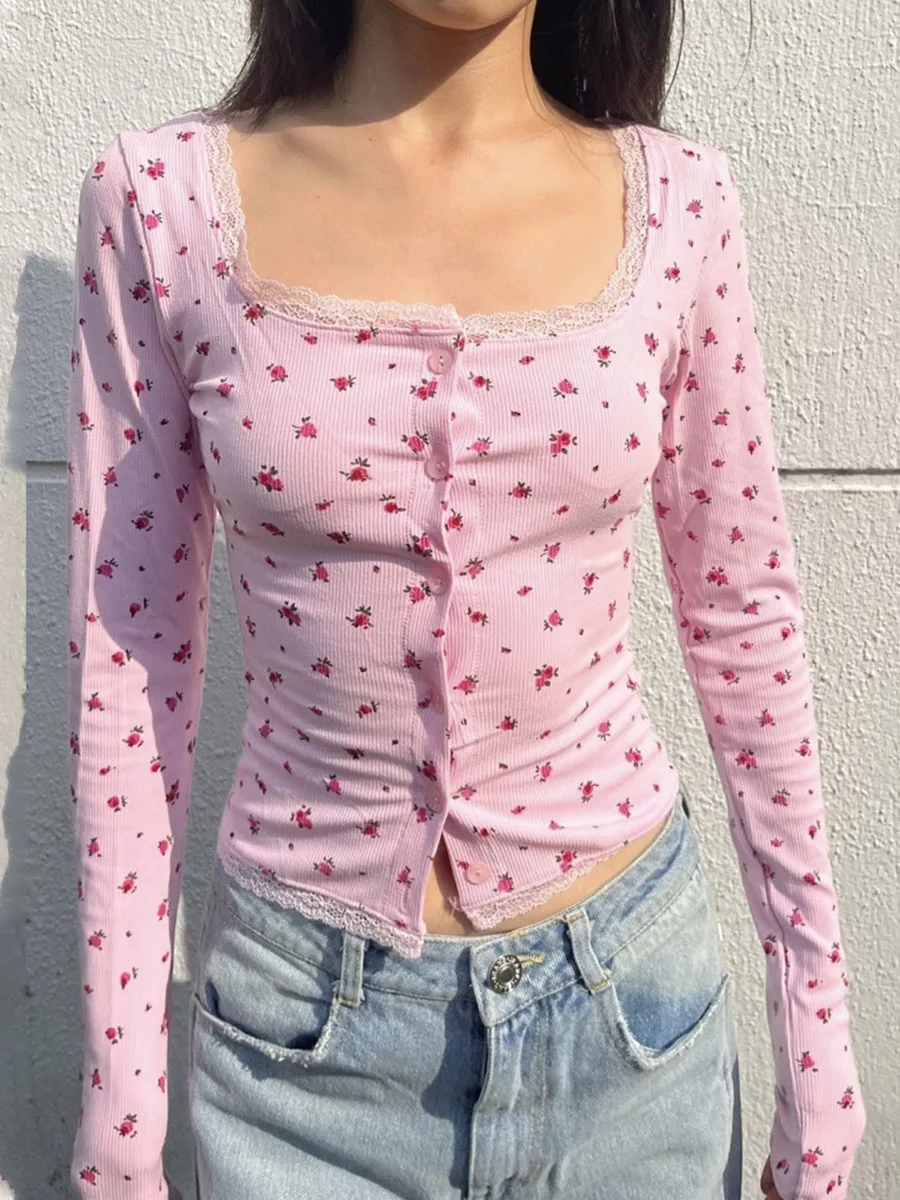 

Hirigin, женские весенне-Осенние футболки с кружевной отделкой и цветочным принтом, кроп-топы с длинным рукавом и круглым вырезом, футболки на пуговицах, милые облегающие Топы 2024