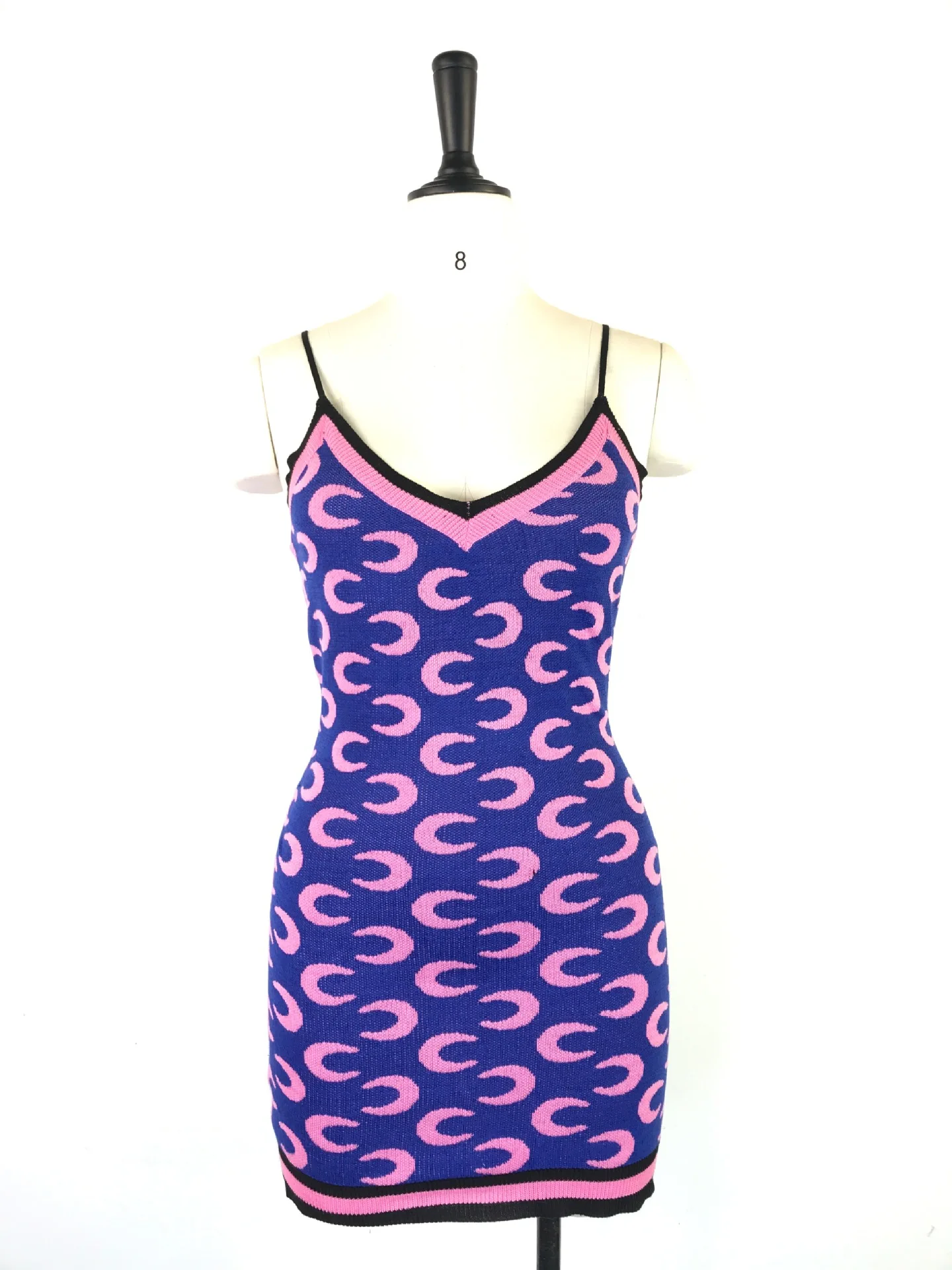 Женское трикотажное мини-платье без бретелек с открытой спиной - купить по