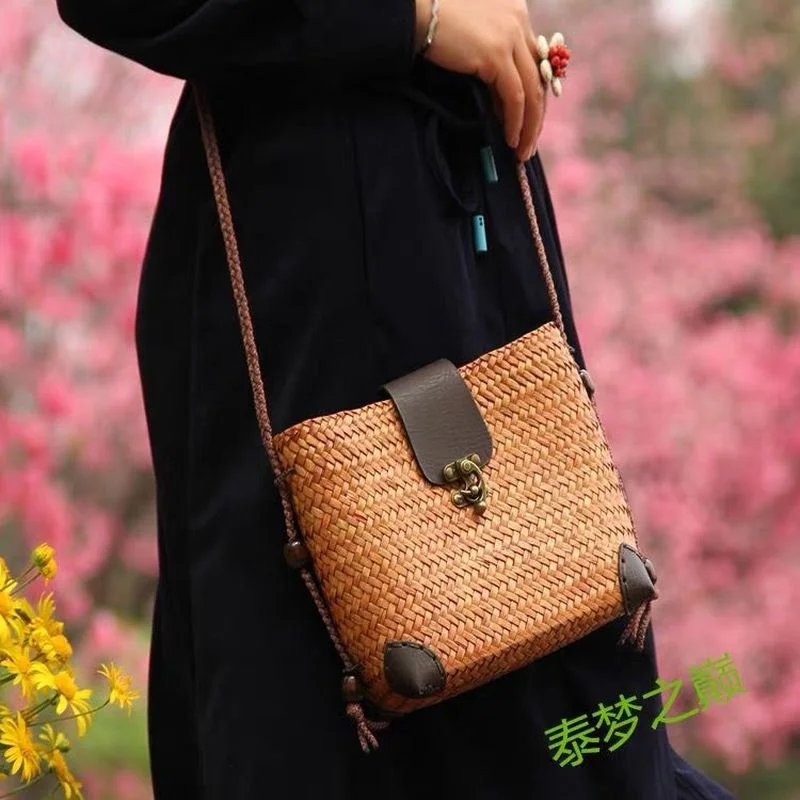 

Women's Bags Woven Straw Women Shoulder Crossbody Bags Lady Travel Messenger Purse