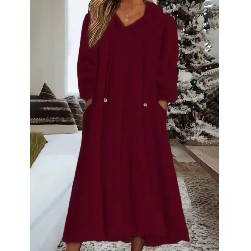 Женское платье с капюшоном