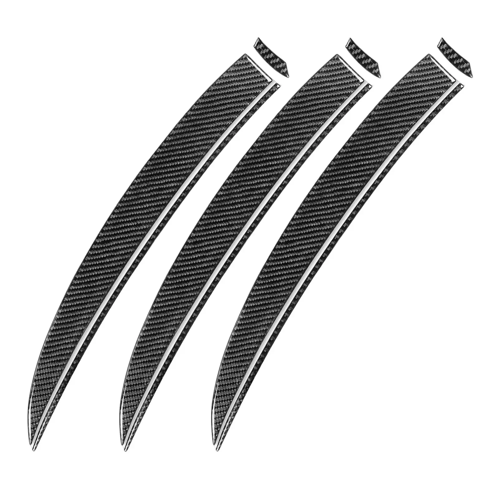 

Крышка пассажирской приборной панели заменяет рамку из углеродного волокна