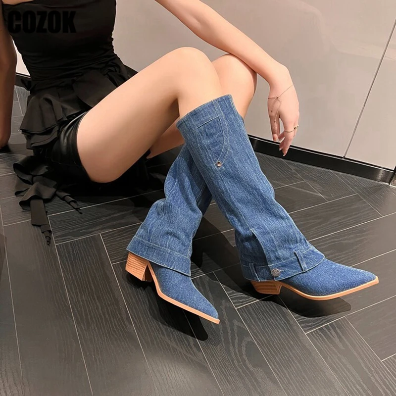 

Женские ковбойские джинсовые сапоги до колена, винтажные осенние сапоги с острым носком, на толстом каблуке, обувь в западном стиле, новинка 2023