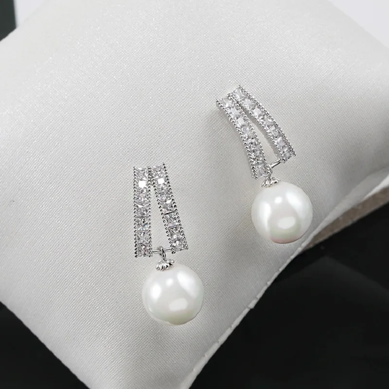 Женские серьги-гвоздики из серебра 925 пробы с искусственным жемчугом