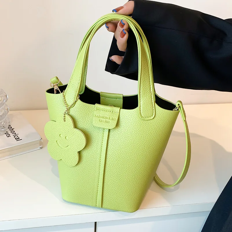 

High Quality Large Capacity Bucket Bag Solid Color Tote Bags For Women 2022 Fashion Handbags Commuting Crossbody Shoulder Bag