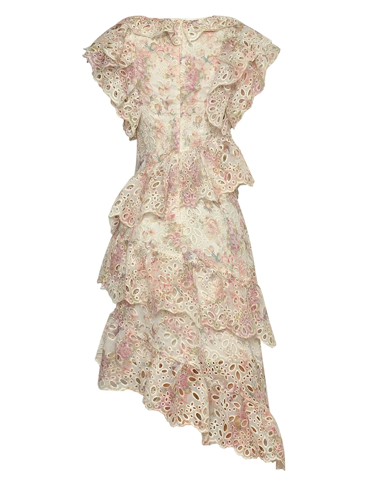 

Женское платье с вышивкой и оборками на подоле