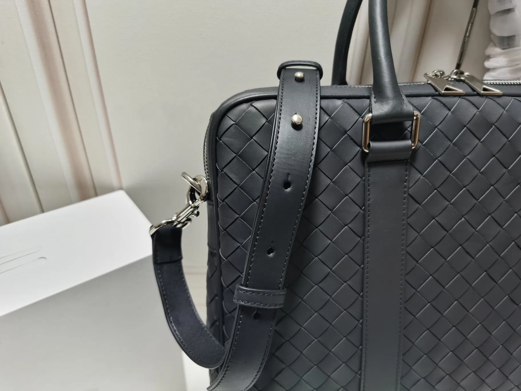 2022 New Mens Briefcase Fashion Korean Woven Design Laptop Luxury B Brand Classic Large Capacity Messenger Bag Big Handbags