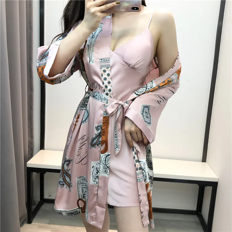 

Женское семейное нижнее белье, розовое атласное ночное белье с принтом