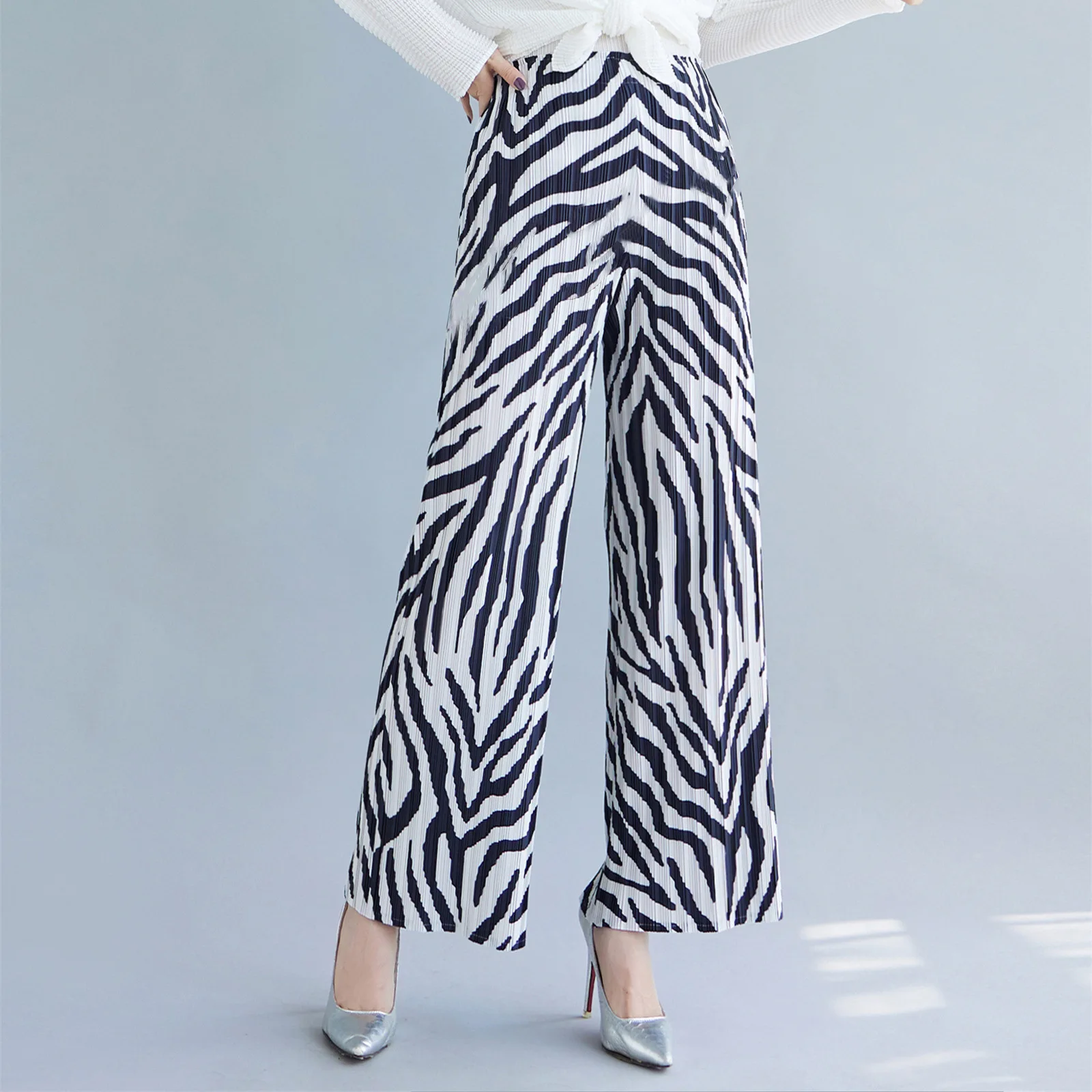 Miyake folds 2022 new spring all-match fashion temperament high waist leopard print wide leg ninth casual pants women