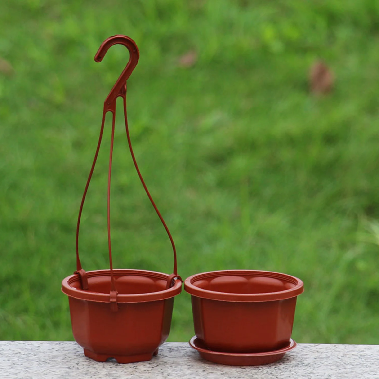 

Hanging Pot Beautiful Plastic Corrosion Resistant Hanging Planter Decor Pot for Garden Flower Basket Flower Holder