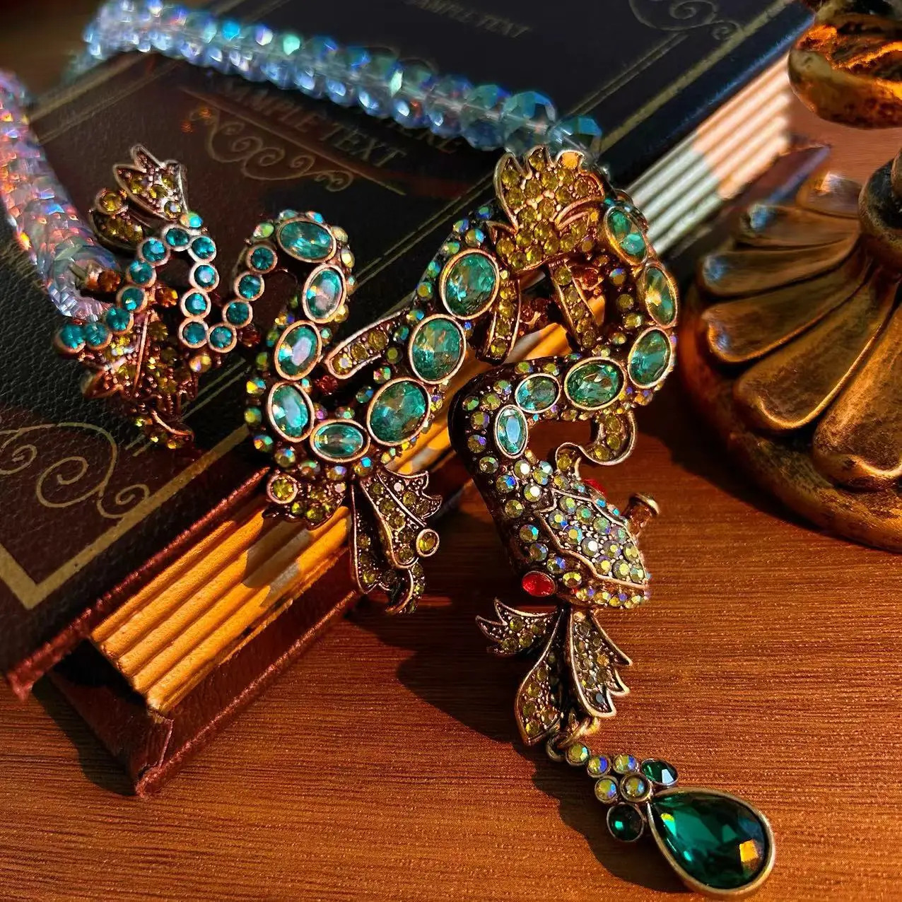 Ожерелье в ретро стиле