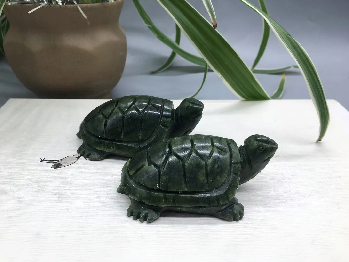 

Натуральный хрустальный камень Hsiuyen ручная работа резная черепаха зеленая Нефритовая черепаха модная фигурка животного ручной работы подарки 1 шт.