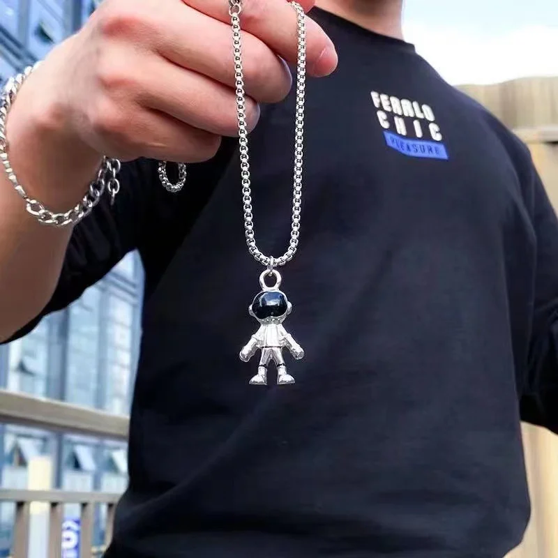 

Fashion Hip Hop Style Silver Color Spaceman Toy Pendant Double Butterfly Pearl Chain Valentine's Day Gift Jewelry