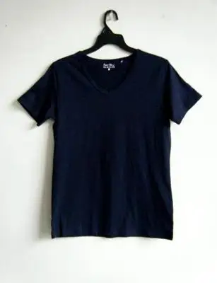 

Женская хлопковая футболка с коротким рукавом, круглым вырезом и аппликацией