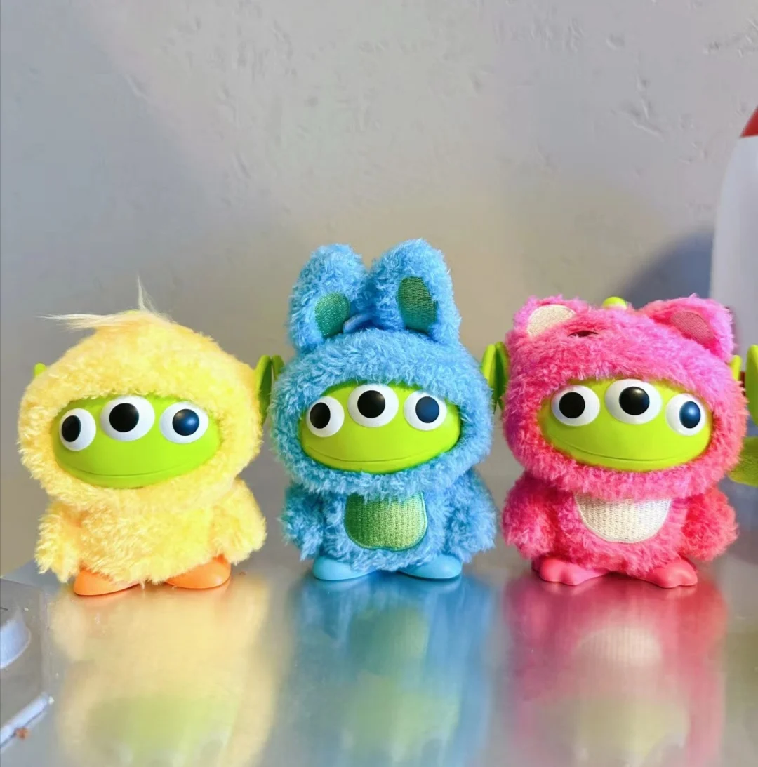 Оригинальный студийный фон Disney Pixar с изображением инопланетянина