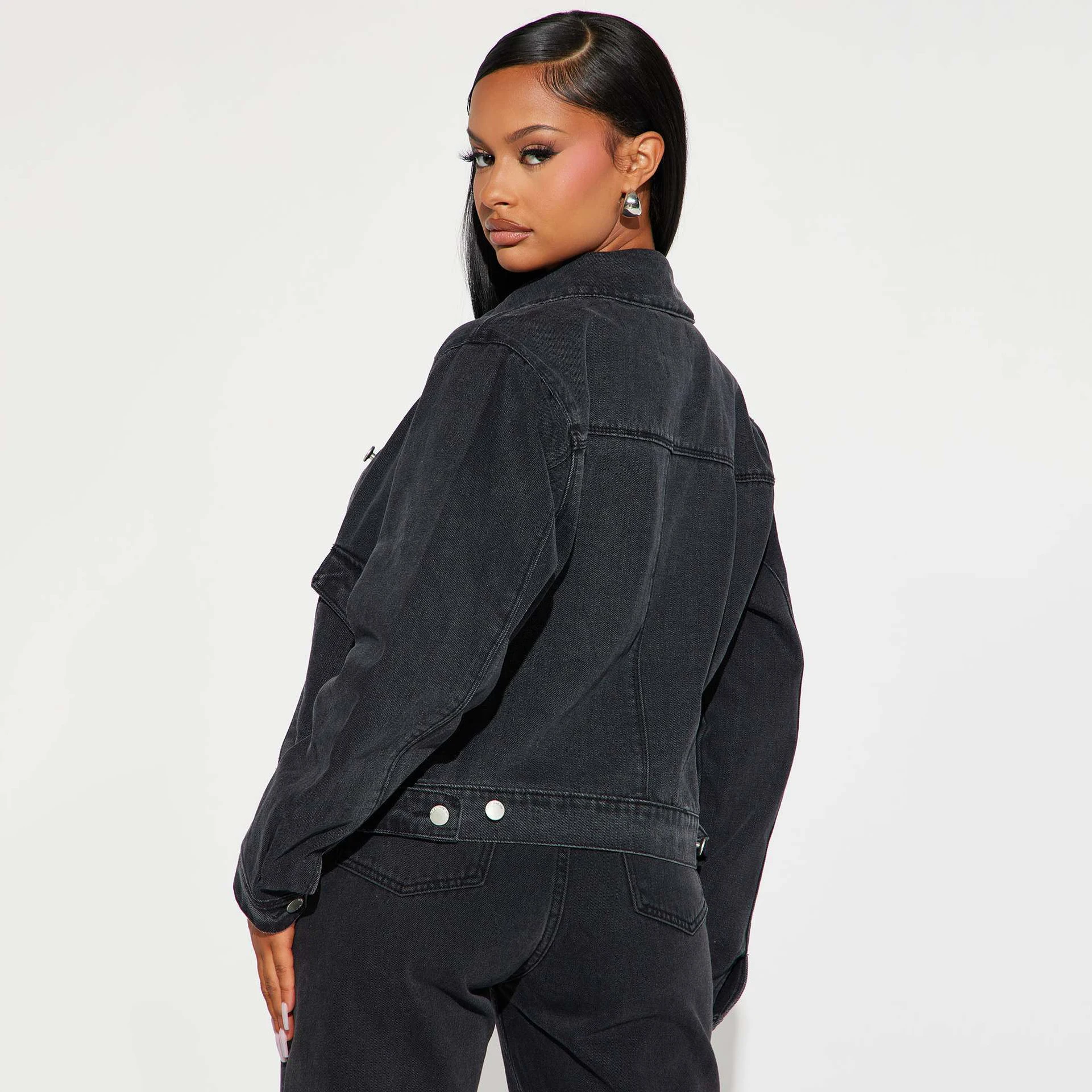 Лидер продаж черная джинсовая куртка новинка 2024 Модная Джинсовая с эффектом