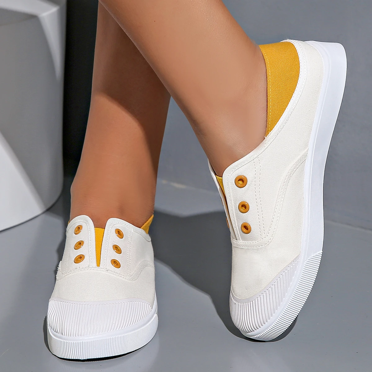 Лоферы женские на плоской подошве парусиновые туфли без шнуровки универсальные