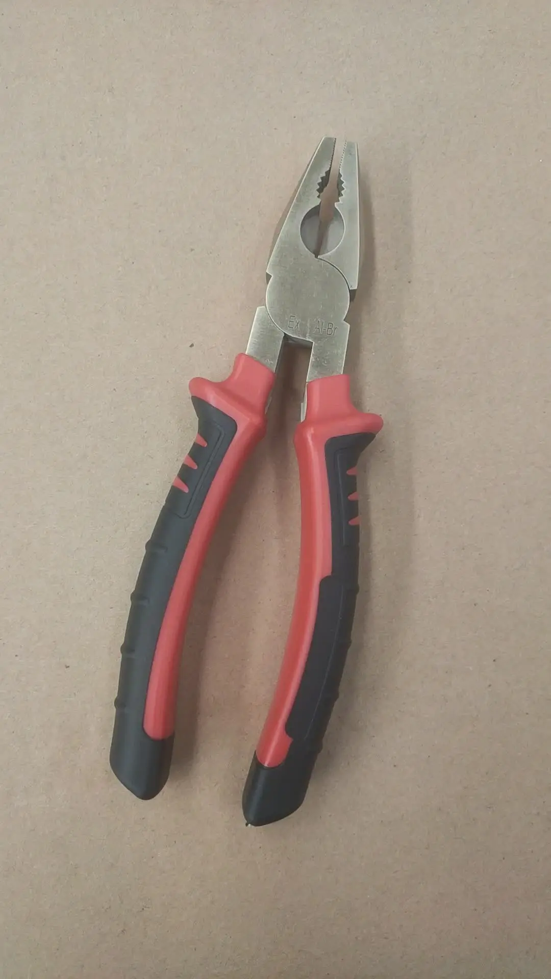 

High quality maxpower multifunction hand tools titanium 8" inch linesman plier combination pliers
